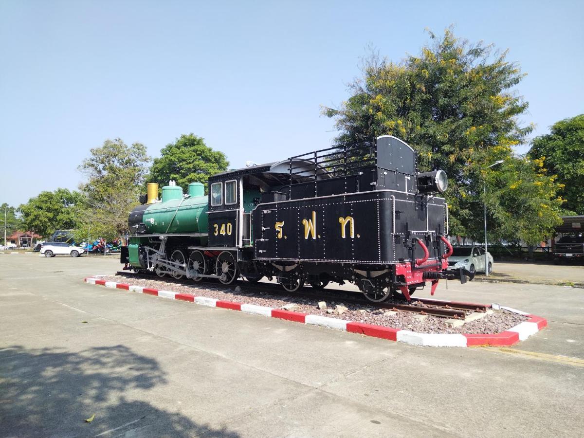 Supanich Condo Opposite The Train Station Chiangmai Chiang Mai Exterior foto