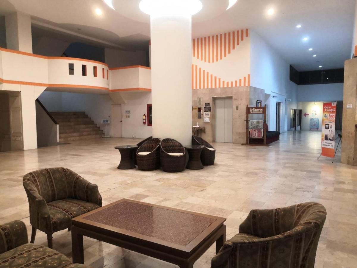 Supanich Condo Opposite The Train Station Chiangmai Chiang Mai Exterior foto