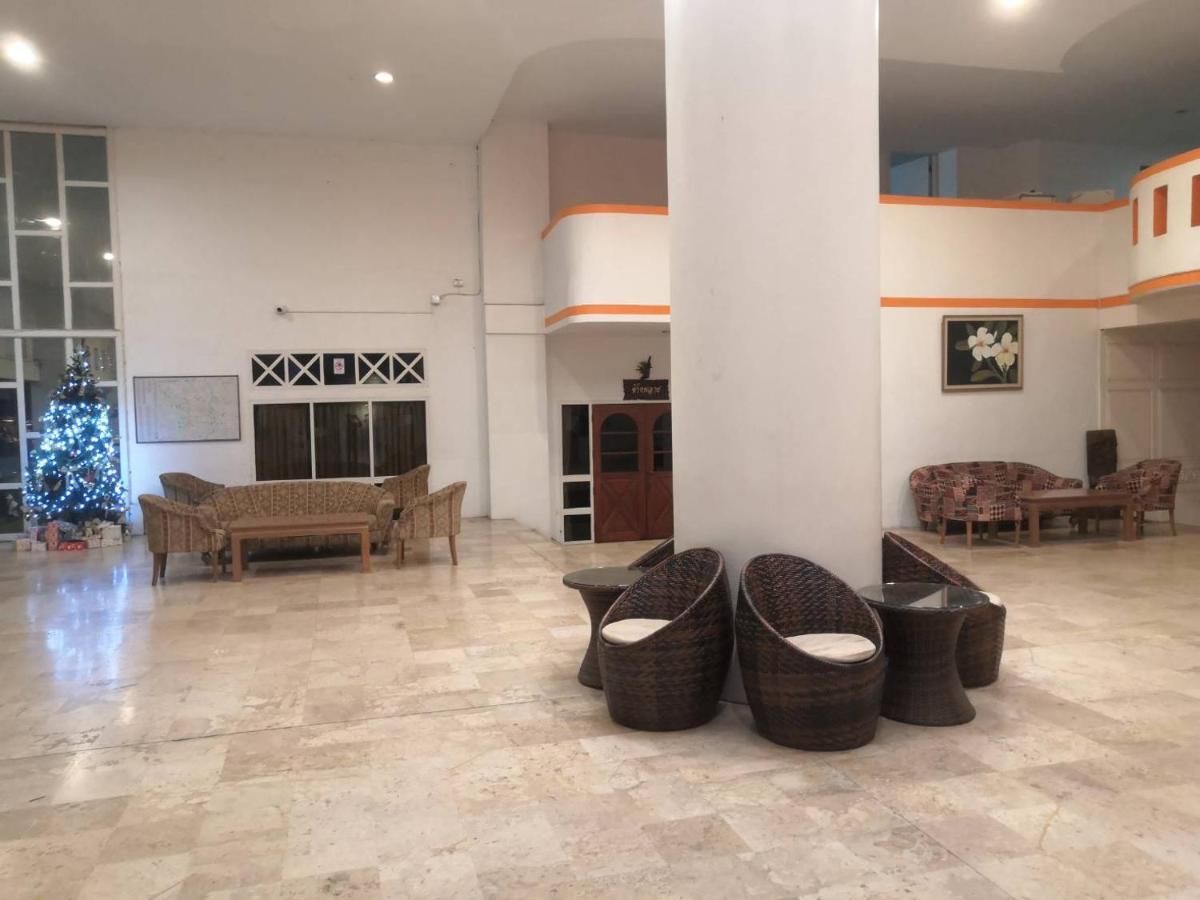 Supanich Condo Opposite The Train Station Chiangmai Chiang Mai Exterior foto